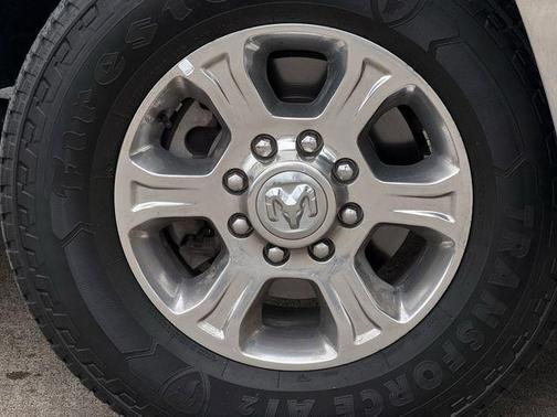 jante aluminium 18 pouces pour un Ram 2500 ( bighorn) bolts patern 8x 165.1 année 2022